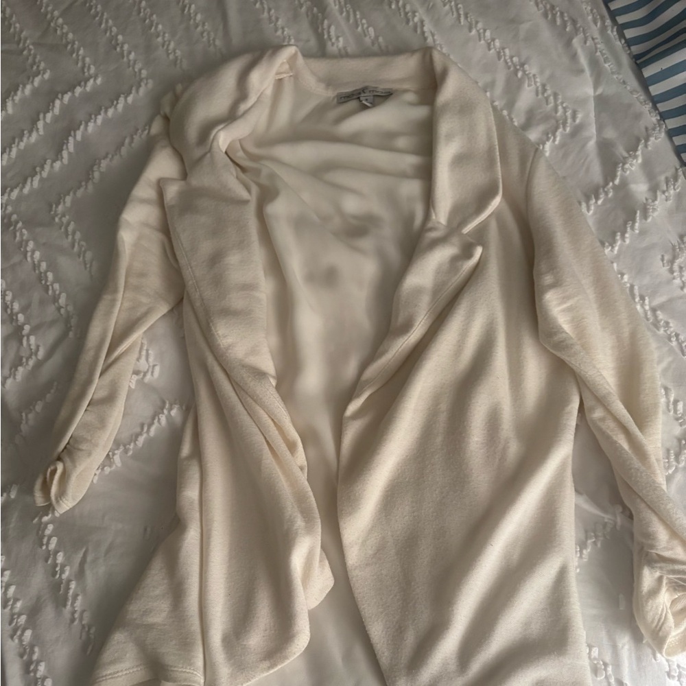 Like new Moa Moa cream colored sweater size small